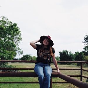 Meet your Posher, Shelby